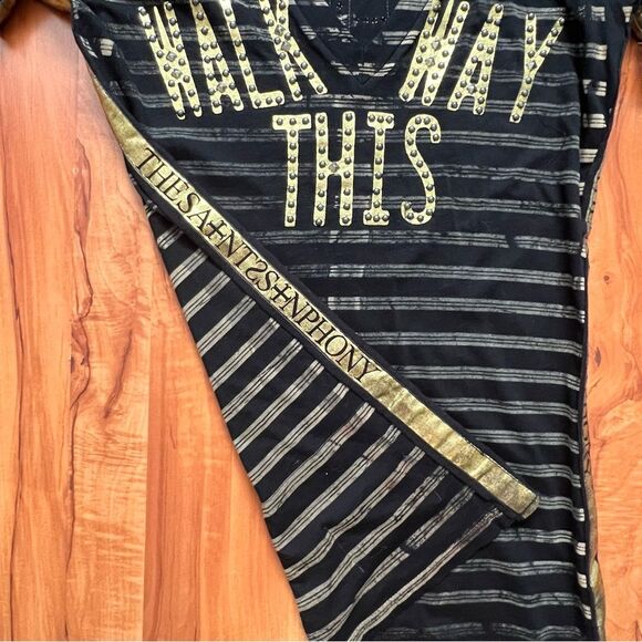 The Saints Sinphony short sleeve tee 🔥 NWT 🔥 Y2K 🔥 metal studs 🔥 large - Picture 3 of 10